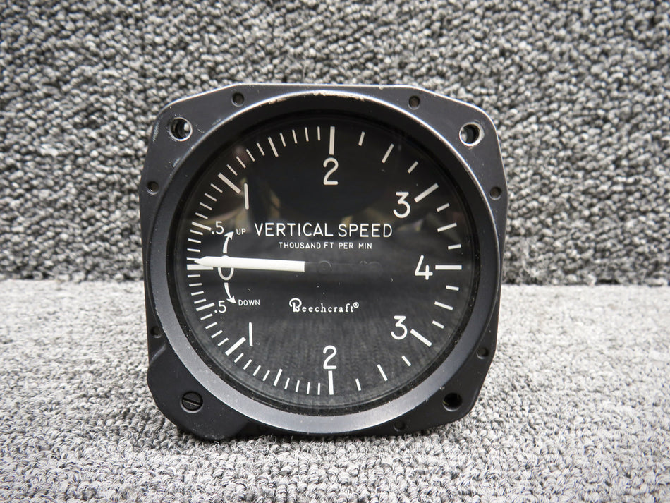 7040 (Alt: 50-384073) United Instruments Vertical Speed Indicator