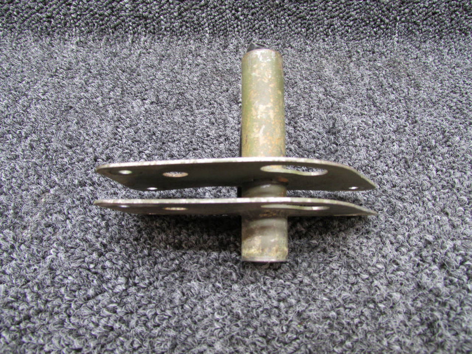 0422430-8 (Use: 0522647-4) Cessna 172 Bellcrank Assembly Aileron RH