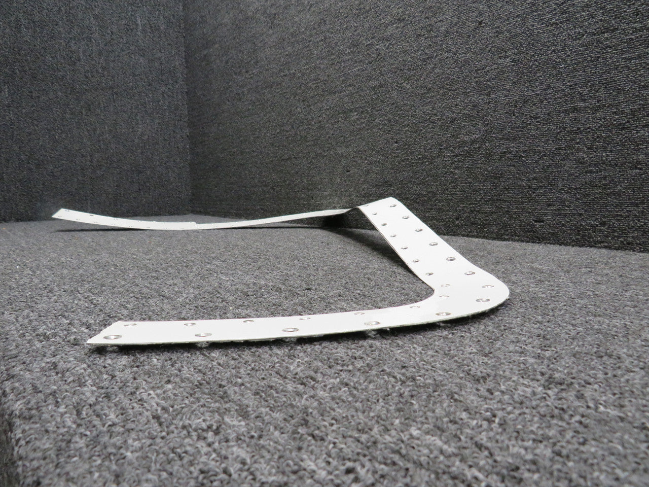 5511265-200 Cessna Citation II 550 Side Widow Retainer RH – BAS