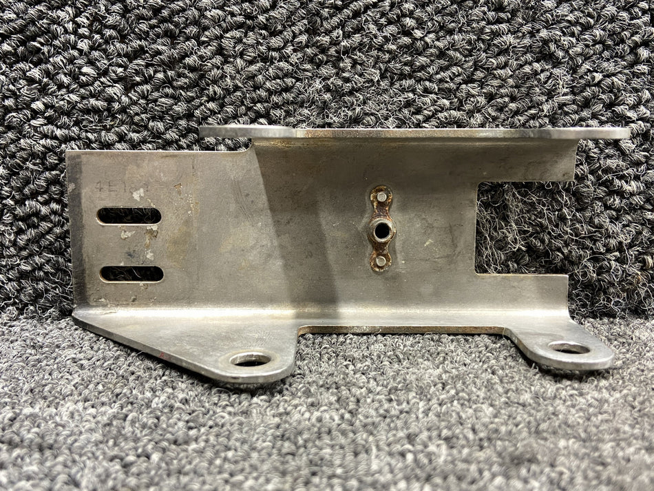 4E1817-1 Beechcraft G58 Propeller De-Ice Brush Block Mounting Bracket