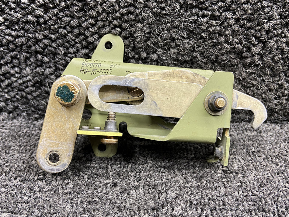 35-410456-41 Beechcraft G58 Cabin Door Latch (Incomplete)
