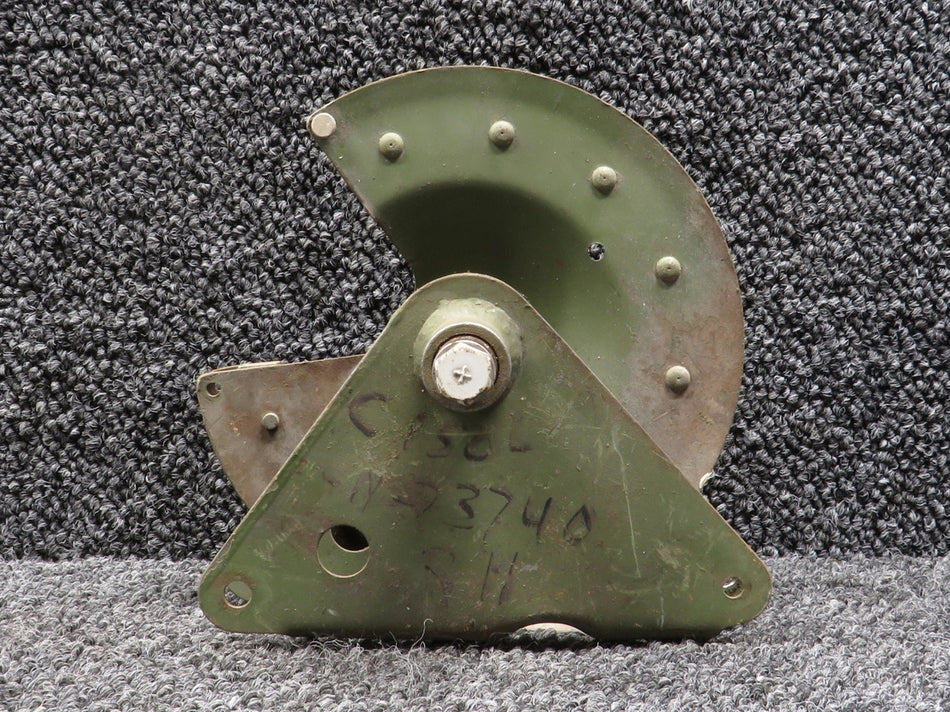 0760612-1 Cessna 150L Flap Drive Pulley Assembly RH