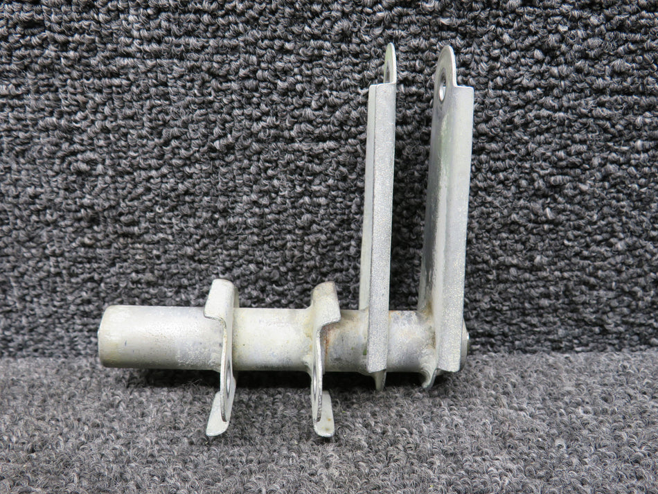 0862100-16 Cessna 414 Flap Bellcrank Assy RH (Outboard Wing, Outboard)