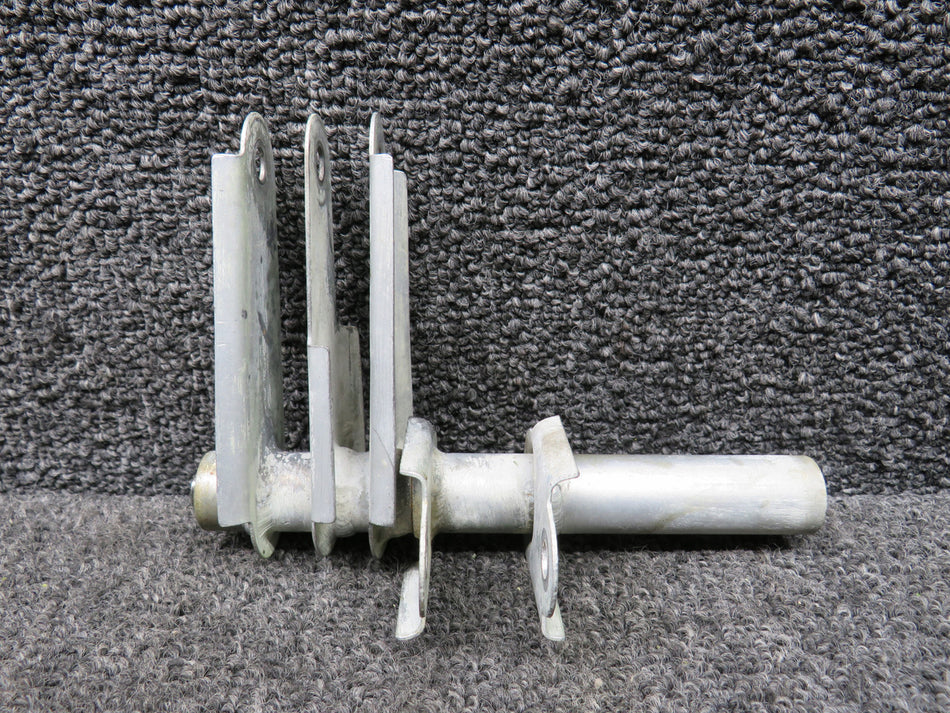 0862100-93 Cessna 414 Flap Bellcrank Assembly LH (Inboard Wing, Outboard)