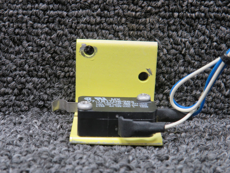 V7-1B17D8-263 Cessna 560XL Citation XLS+ Sensitive Switch