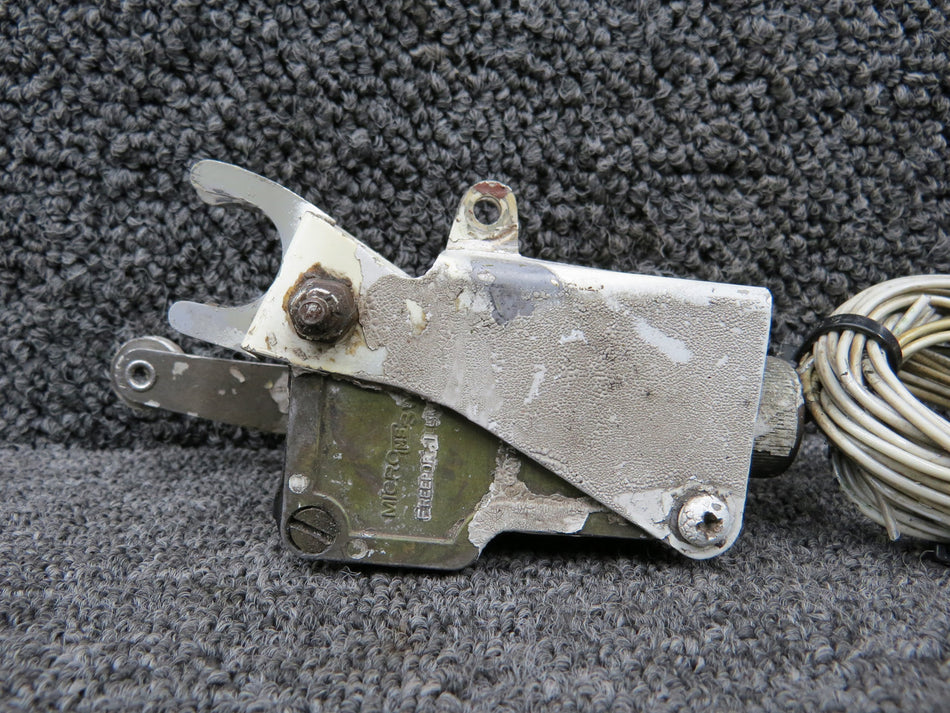 1VA20 Micro Switch Cessna 414 Main Landing Gear Limit Switch with Bracket
