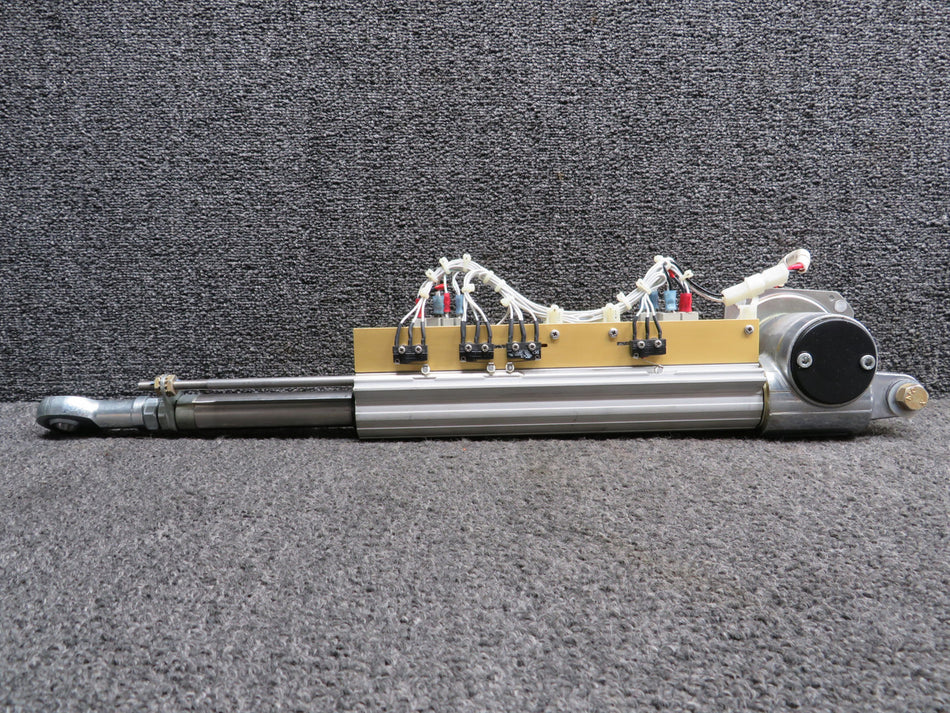 LA57261001-1 (M/N: 5403352-09) Cessna LC41-550FG Flap Actuator (Volts: 24)