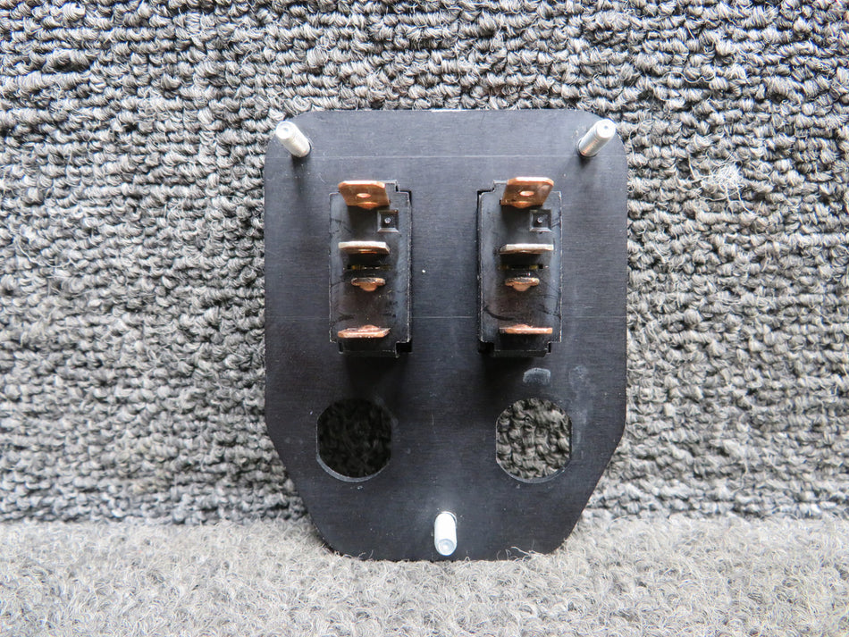 LB53402007 (Use: 2829102-23) Cessna LC41-550FG Panel Assembly Entertainment