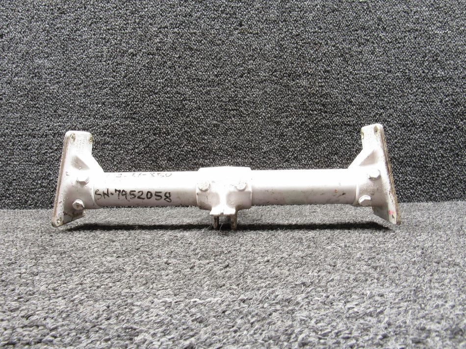 40070-005, 40006-000 Piper PA31-350 Elevator Torque Tube & Horn Assembly