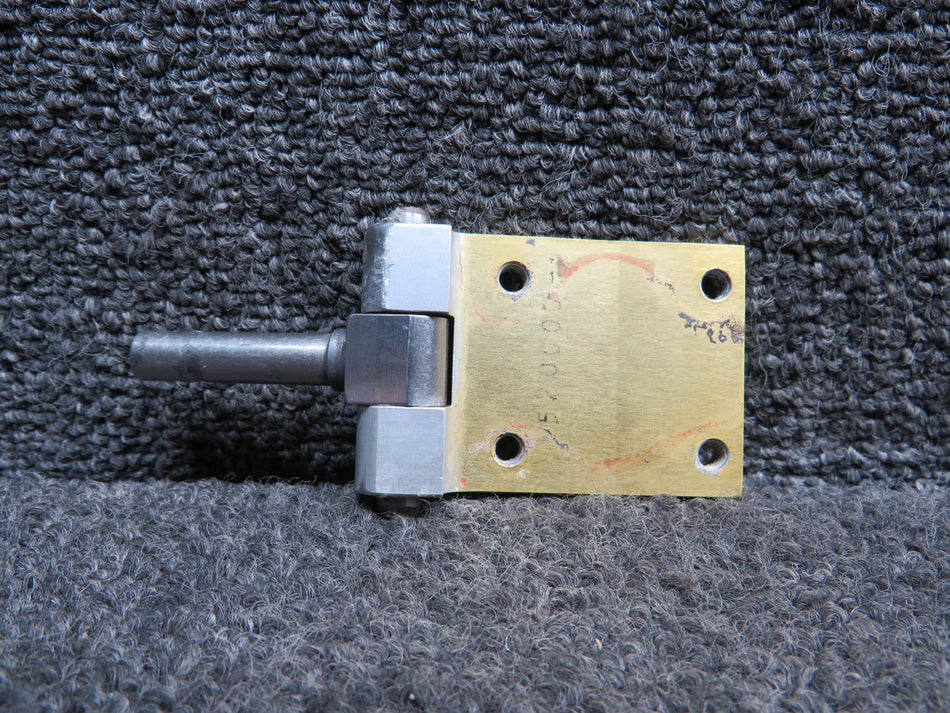 LA52000009 (Use: 2811101-36) Cessna LC41-550FG Cabin Door Hinge Element