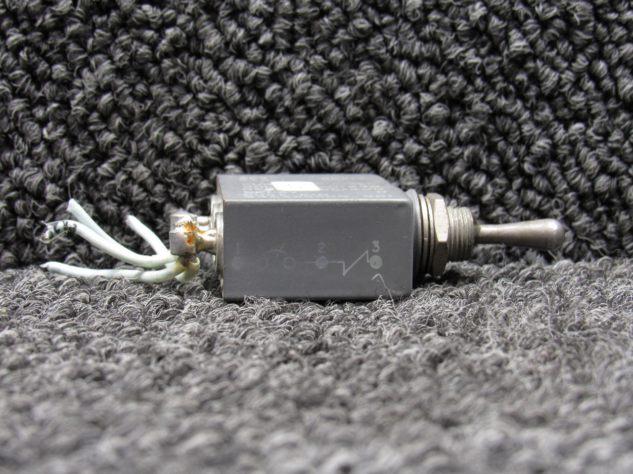 44A355500-001 Airpax Falcon FA100 Circuit Breaker Toggle Switch