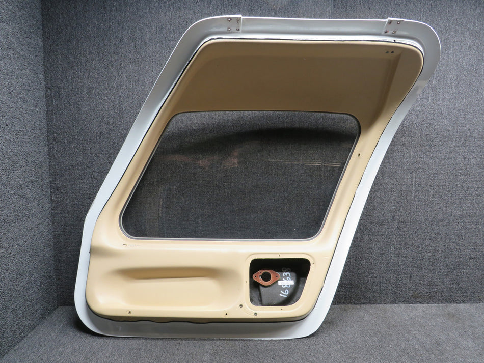 LA52120000 (Use: 2811101-2) Cessna LC41-550FG Cabin Door Structure RH