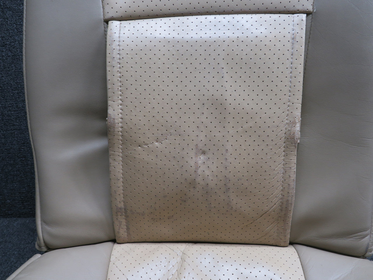 6A-0007-6U-5, 6A-0001-1-6U-5 Cessna LC41-550FG Front Seat Assembly