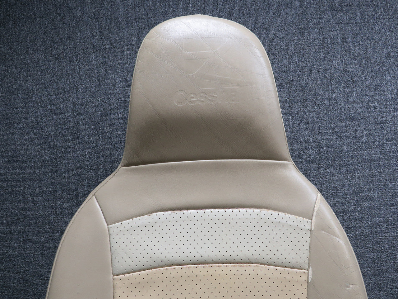6A-0007-6U-5, 6A-0001-1-6U-5 Cessna LC41-550FG Front Seat Assembly