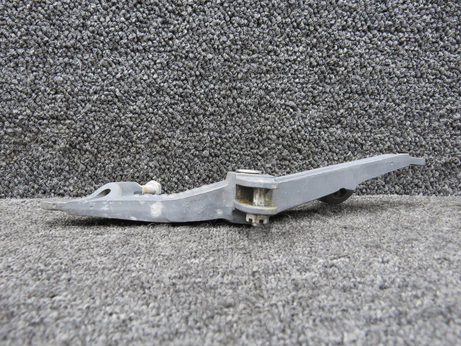 35-521158-6 (Cast: 35-521158) Beechcraft J35 Aileron Bellcrank RH