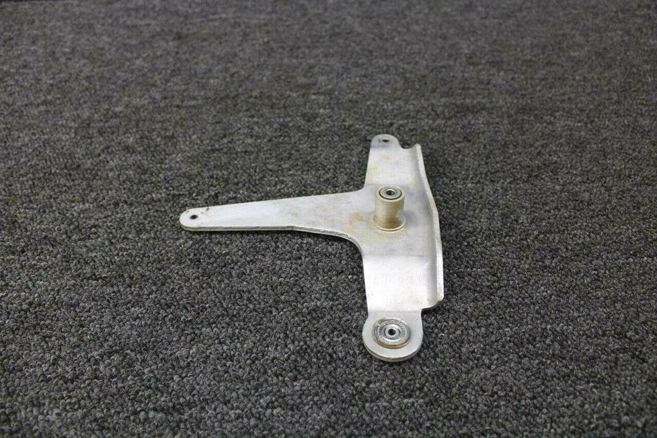 0320106 Cessna 195 Aileron Bellcrank LH