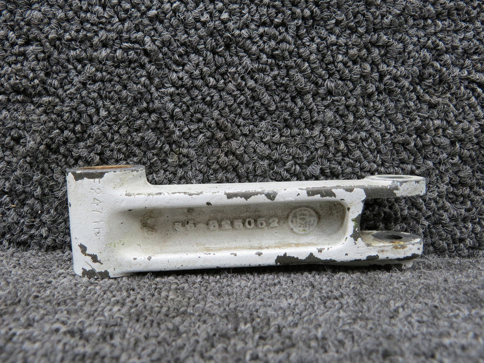 35-825052-2 (Cast: 35-825052) Beechcraft J35 Idler Arm