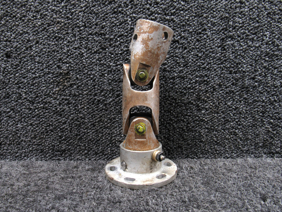1541037-2 Cessna 337B Main Gear U-Joint and Adapter Assembly RH