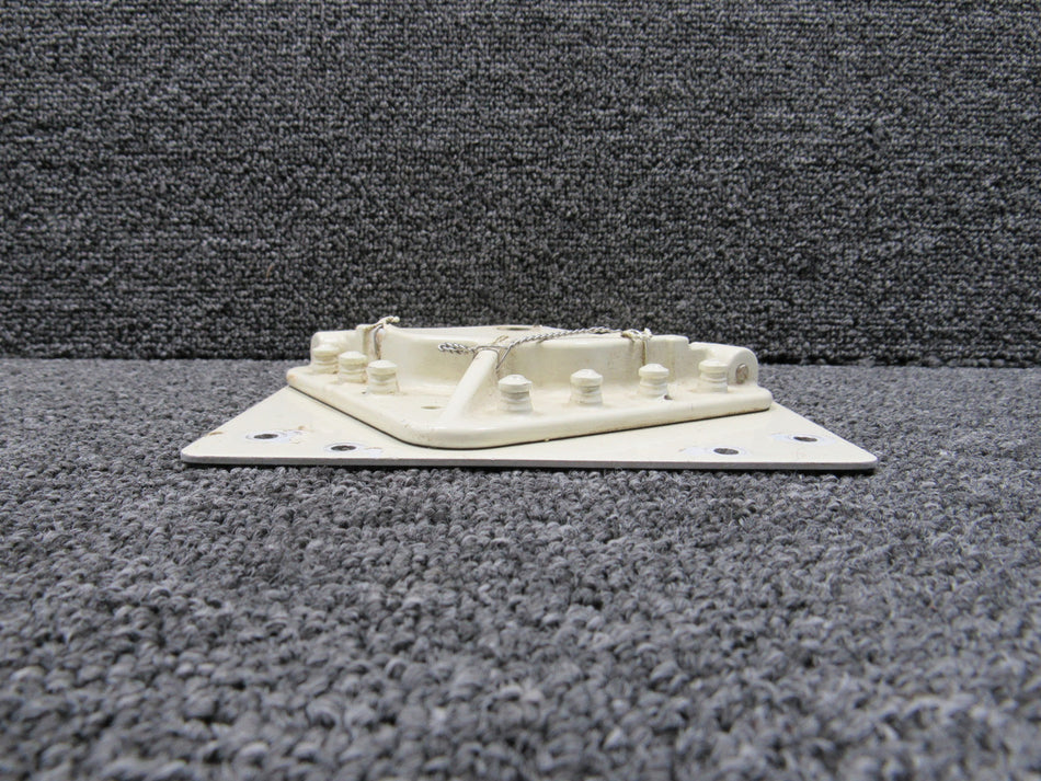 6565004-1, 6565023-1 Cessna 560XL (XLS+) Aileron Pivot & Stop Plate Assembly LH