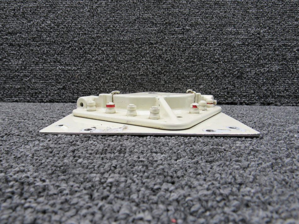 6565004-1, 6565023-1 Cessna 560XL (XLS+) Aileron Pivot & Stop Plate Assembly RH