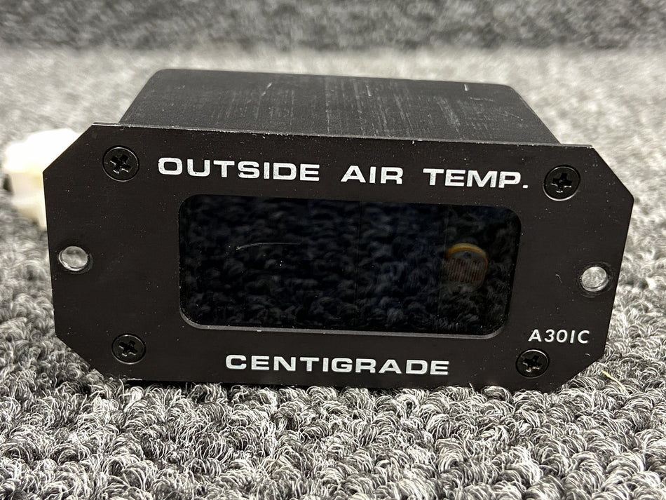301 Davtron Outside Air Temperature Indicator