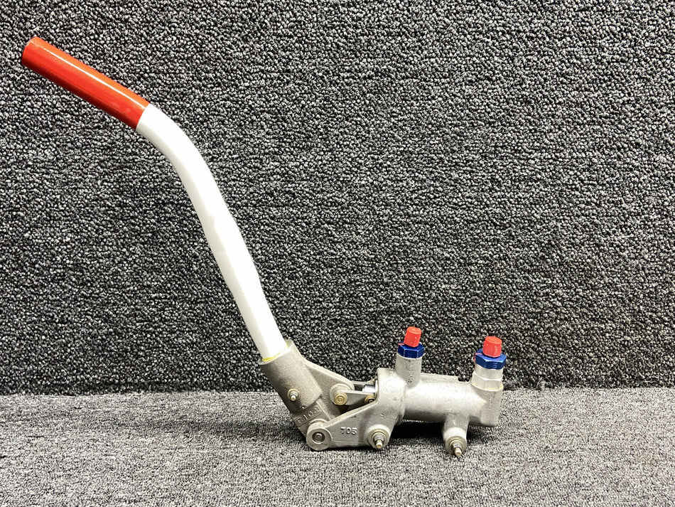 914-8D27 (Alt: T700A323500600200) Parker Auxiliary Hand Pump Assembly