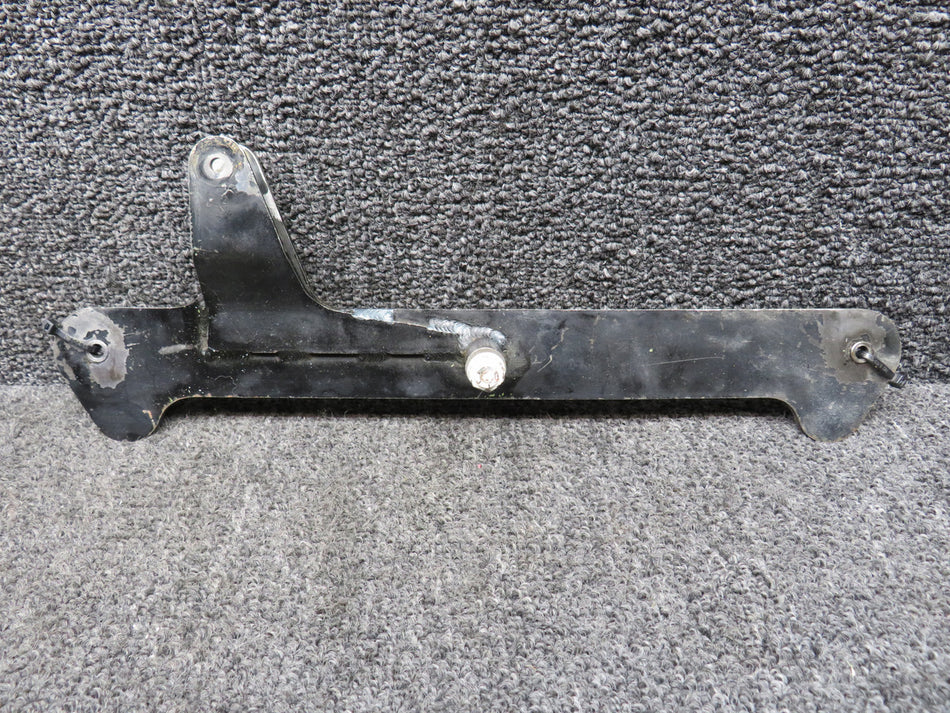 35614-003 Piper PA28-151 Aileron Bellcrank Assembly RH