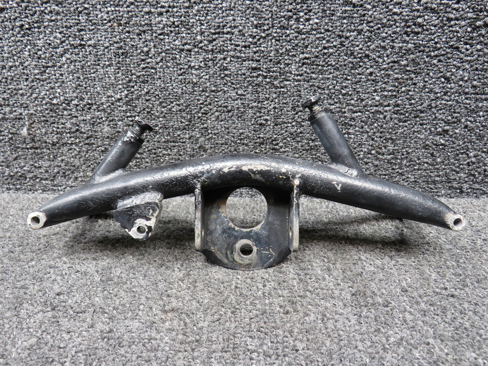 35192-000 Piper PA28-151 Nose Wheel Steering Horn Assembly
