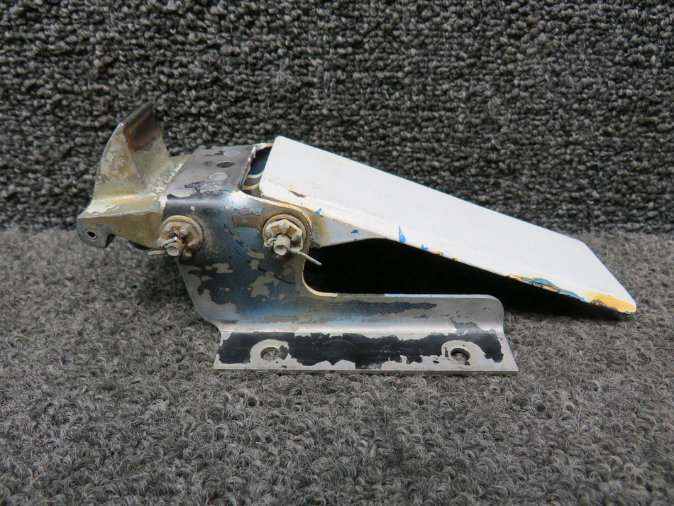 79515-007, 79530-002, 79532-002 Piper PA28-151 Exterior Cabin Door Latch Box