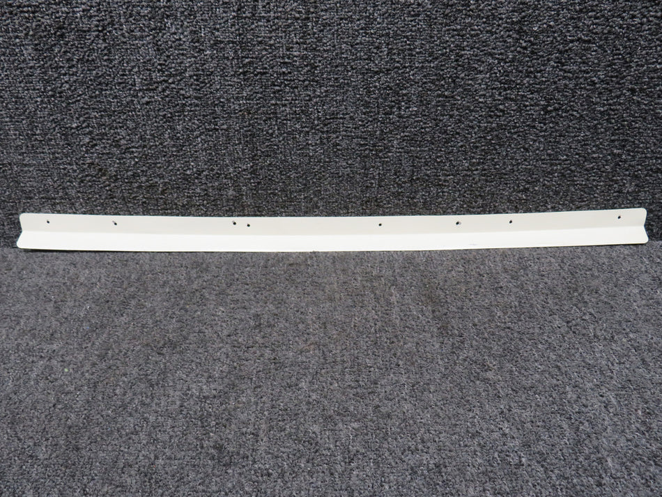 76265-000 Piper PA28-151 Middle Window Retainer Top LH