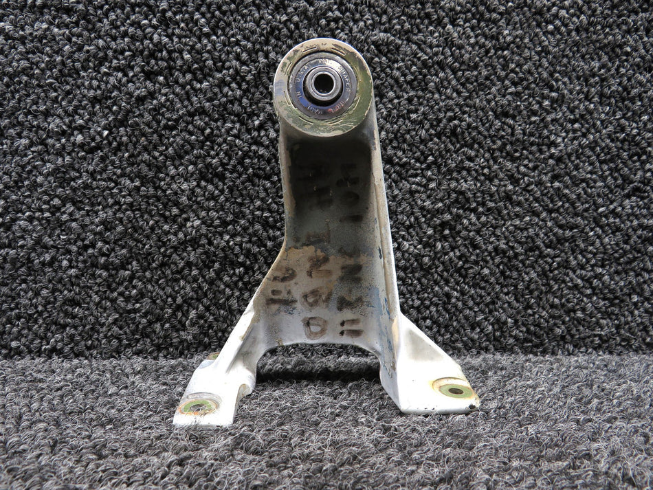 5024002-6 (Cast: 5024002-498) Cessna 401 Aileron Hinge Inboard RH