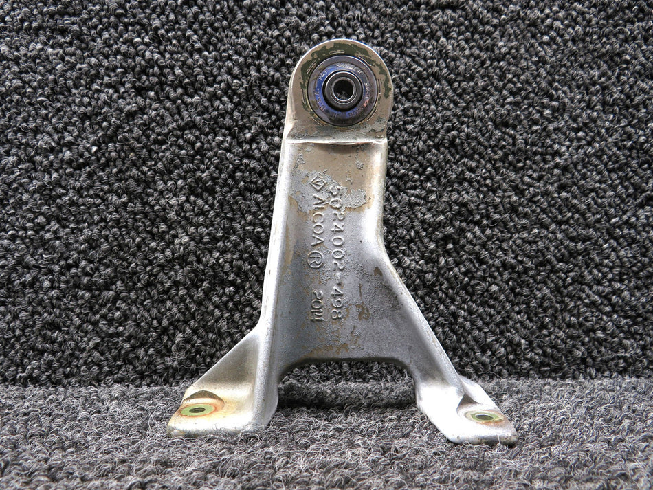 5024002-6 (Cast: 5024002-498) Cessna 401 Aileron Hinge Inboard RH