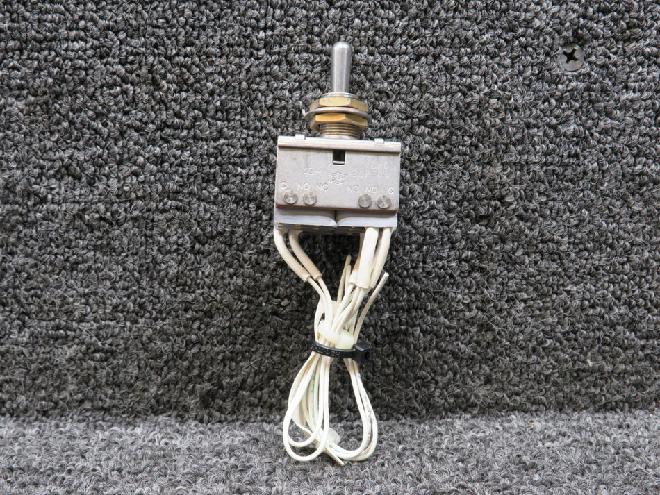 A3-202-04 (Alt: M8805-93-018) Cutler Hammer Toggle Switch