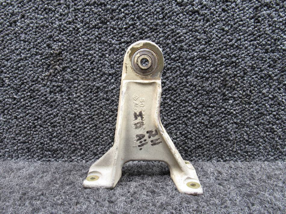 5024002-8 Cessna 310R Aileron Hinge Inbd RH