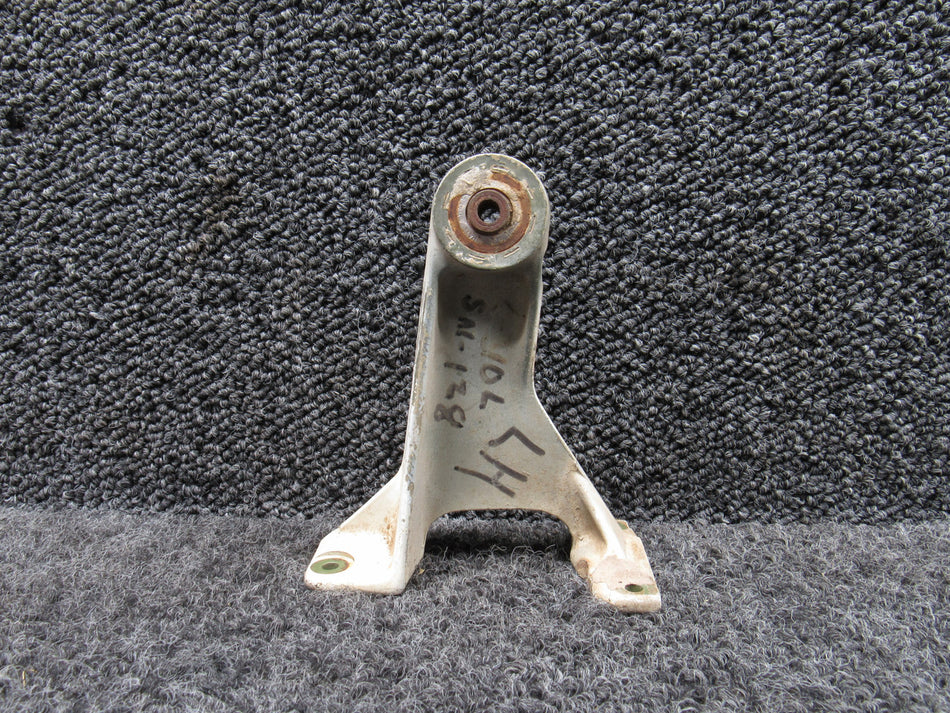 5024002-7 Cessna 310R Aileron Hinge Inbd LH