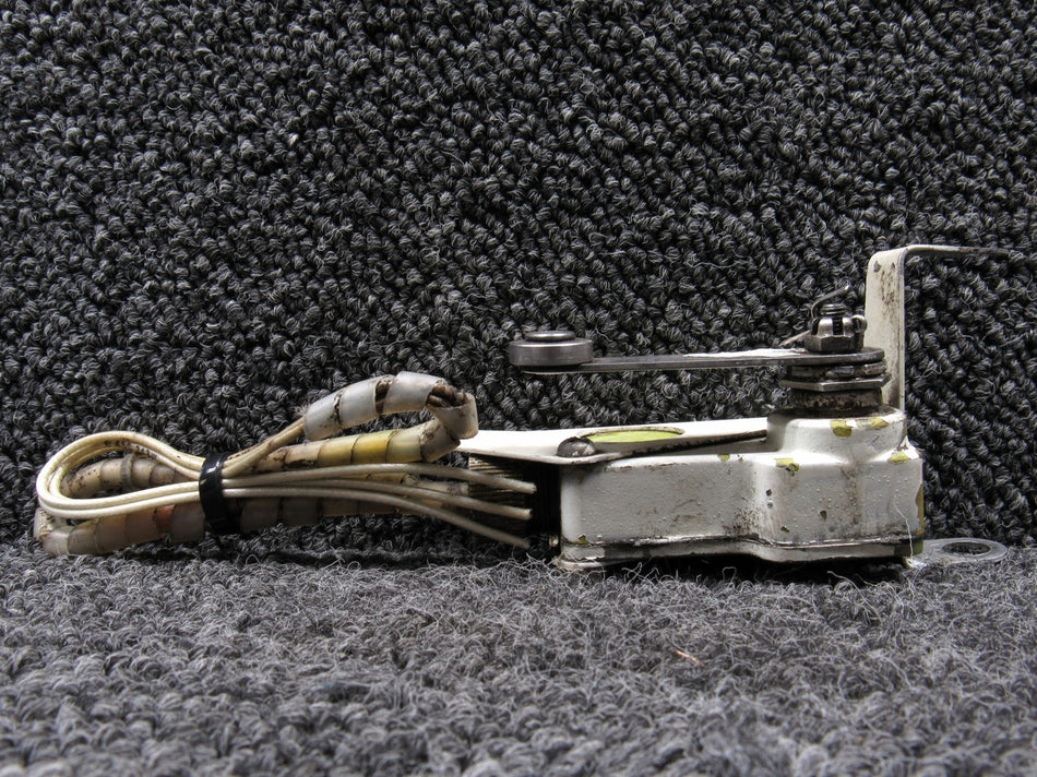 1VA20 Micro Switch Cessna 310G Main Gear Switch LH