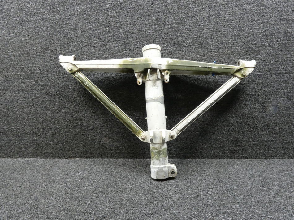 35-815192-23 Beechcraft B55 Upper Main Landing Trunnion Assembly RH