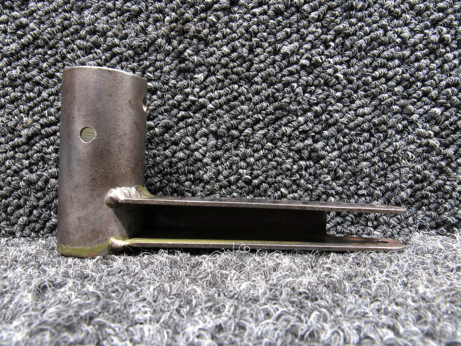 1541031-17 Cessna 337 Main Gear Door Arm Assembly LH