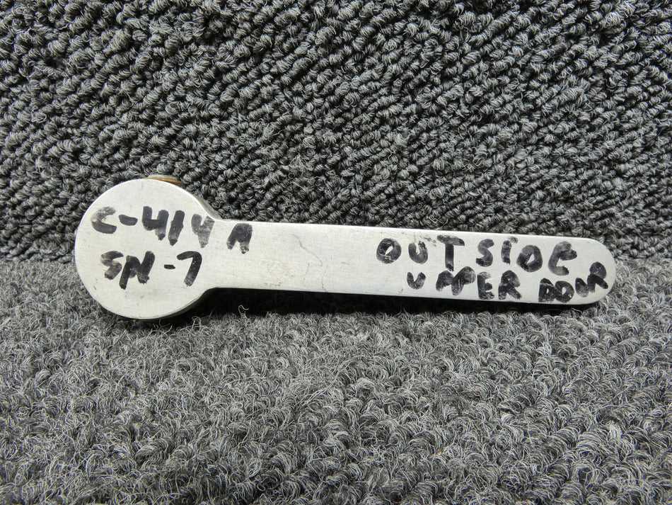 0811893-7, 5111518-1 Cessna 414A Upper Cabin Door Outer Handle Assembly