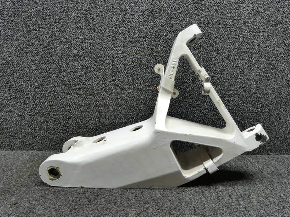 169-810032-5 (Use: 169-810001-655) Beech C24R Main Landing Gear Housing LH(Core)