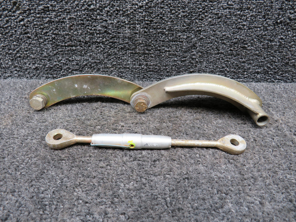 1133085-3, 1133085-2 Cirrus SR22 Air Conditioning Compressor Arm Assembly