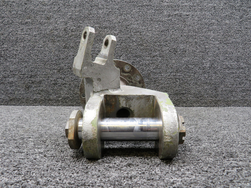 010A-38364-6 Mitsubishi MU-2B-25 Main Landing Gear Axle LH