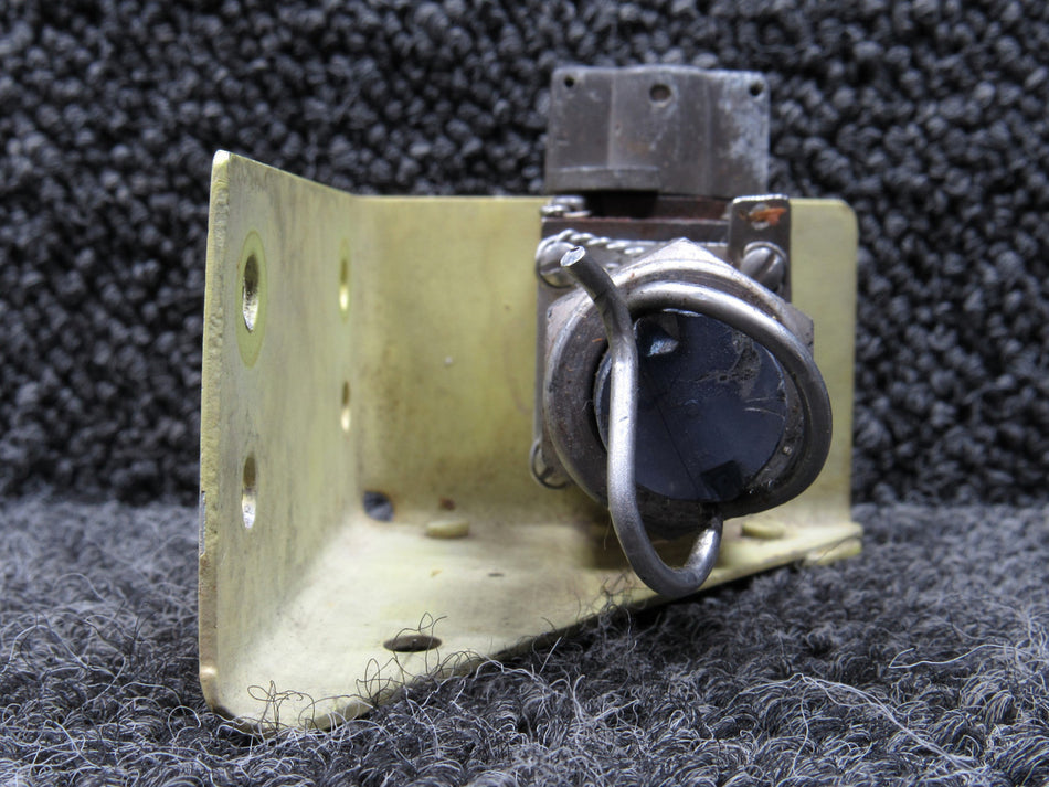 72C-8B (Alt: 101-389015-3) AVI Beechcraft Shut Off Valve with Bracket