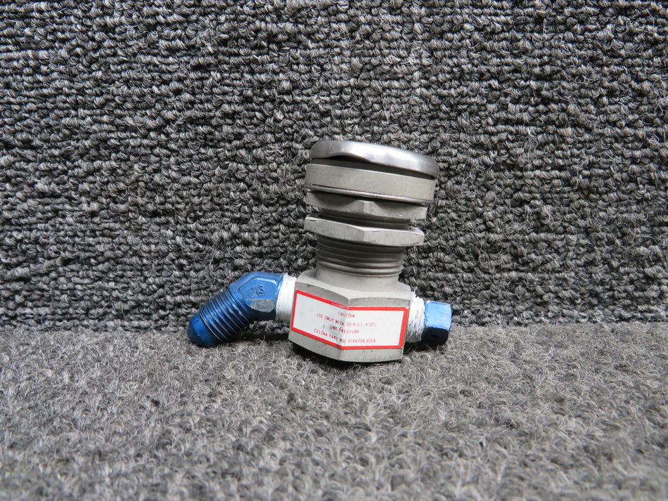 C166006-0109 (Use: C166006-0104) Cessna Oxygen Outlet with Angled Fitting & Lid