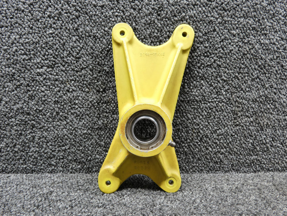 20394-000 (Cast: 20392) Piper PA30 Main Landing Gear Trunnion Fitting Rear RH