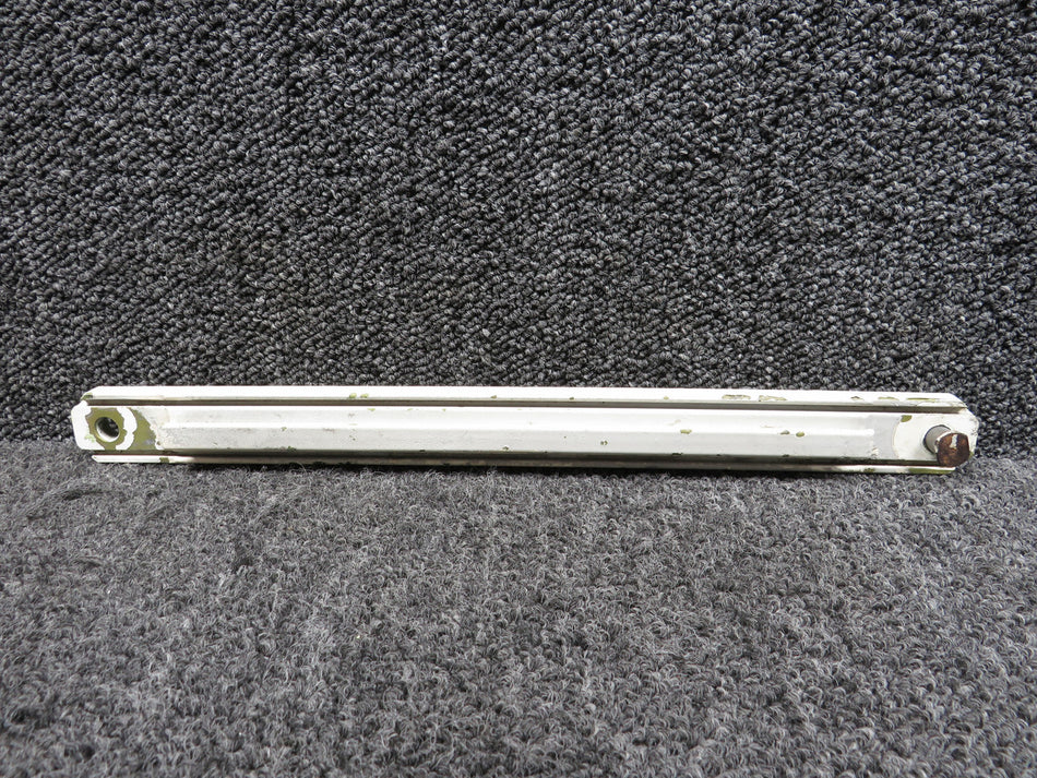 35-815252-1 Beechcraft 58 Main Landing Gear Fwd Column