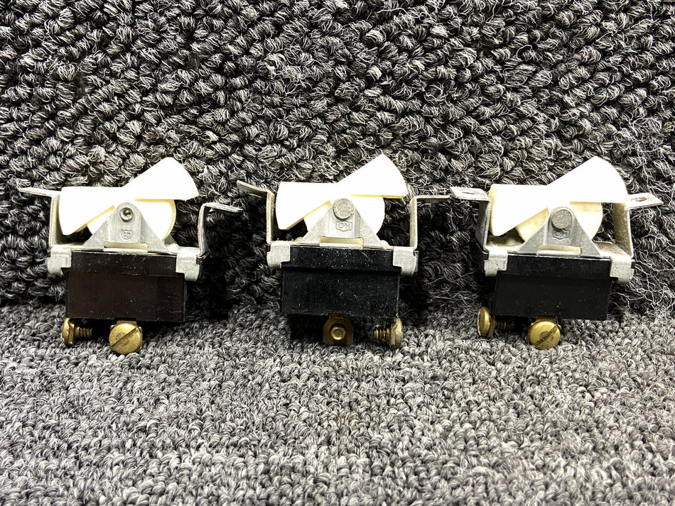 CM2686-2 Cessna 310Q Light Toggle Switch Set
