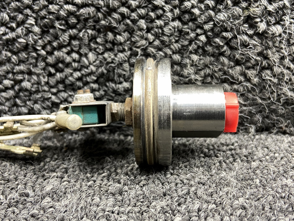 717-6049-1 (Alt: 9910058-3) Cessna 310Q Oil Pressure Switch