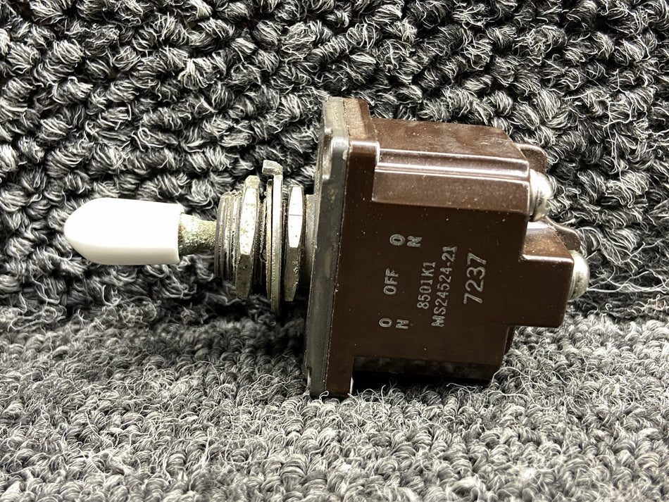 8501K1 (Use: MS24524-21) Cessna 310Q Landing Light 3-Position Toggle Switch