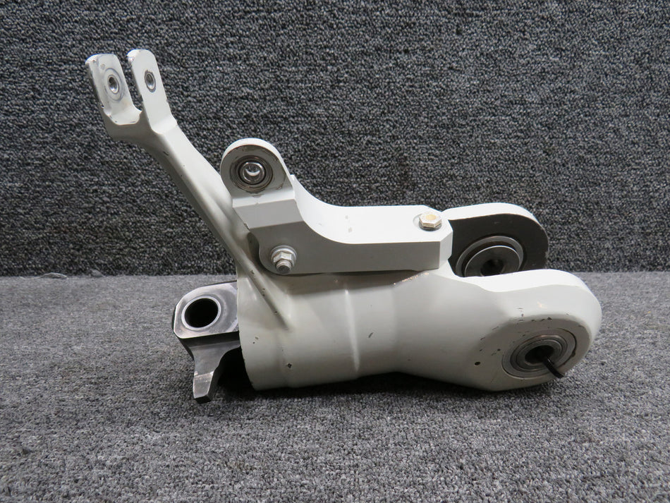 269A1221-5, 269A1240-7 Schweizer 269C Main Rotor Pitch Bearing Assembly (Core)
